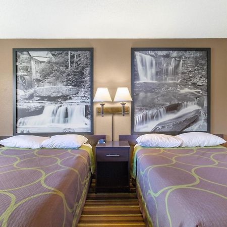 Super 8 By Wyndham Weston Wv Hotell Eksteriør bilde