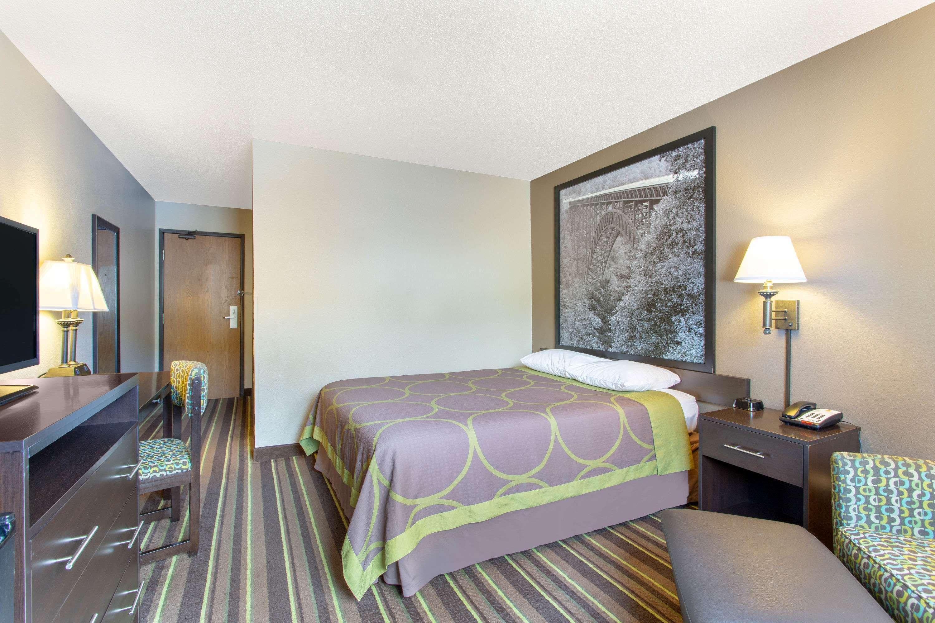 Super 8 By Wyndham Weston Wv Hotell Eksteriør bilde