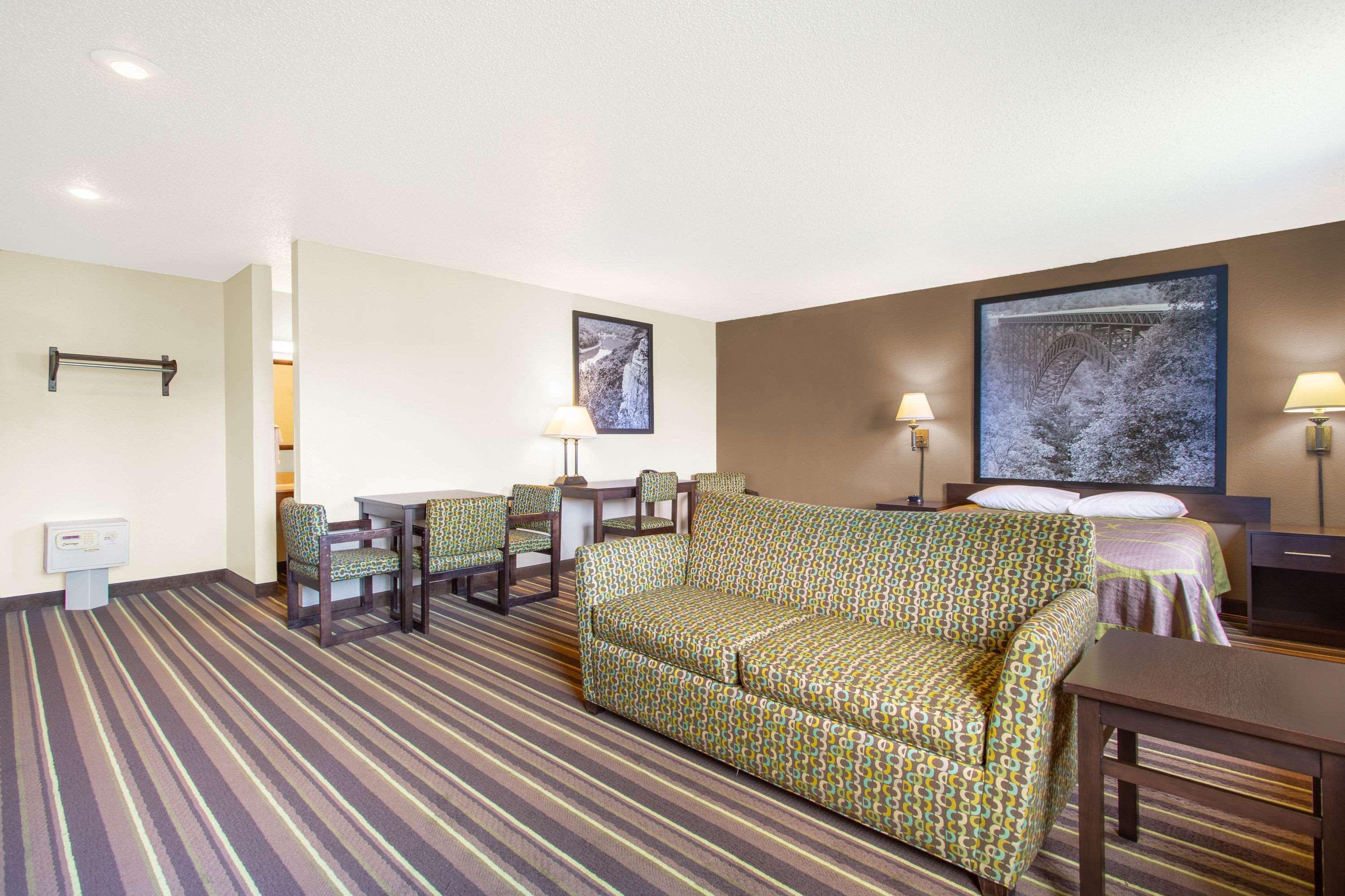 Super 8 By Wyndham Weston Wv Hotell Eksteriør bilde
