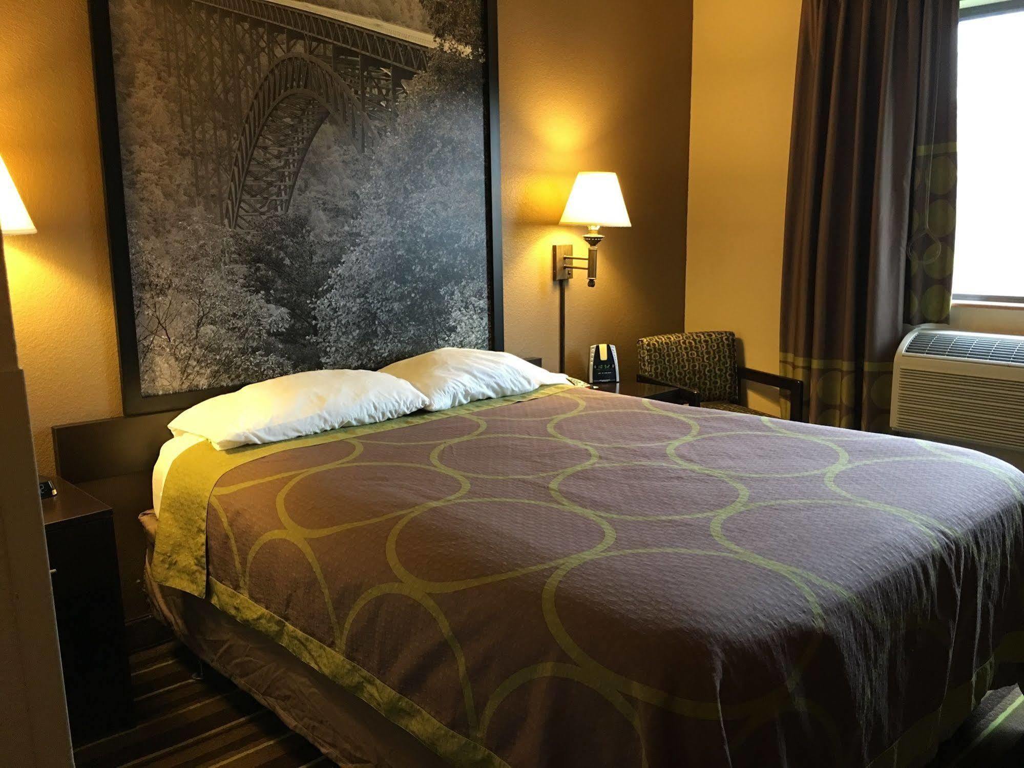 Super 8 By Wyndham Weston Wv Hotell Eksteriør bilde
