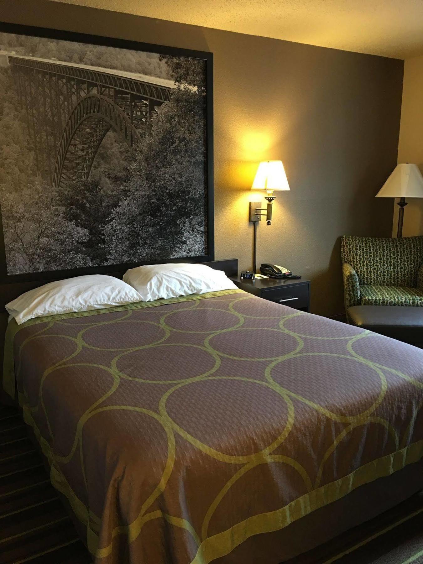 Super 8 By Wyndham Weston Wv Hotell Eksteriør bilde